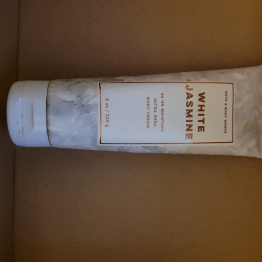 B&BW 8oz body cream